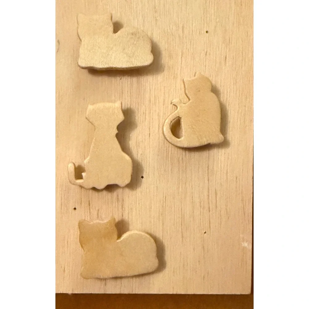 Vintage Handmade Wood Cat Thumbtacks Natural Wood Push Pins Set of 4